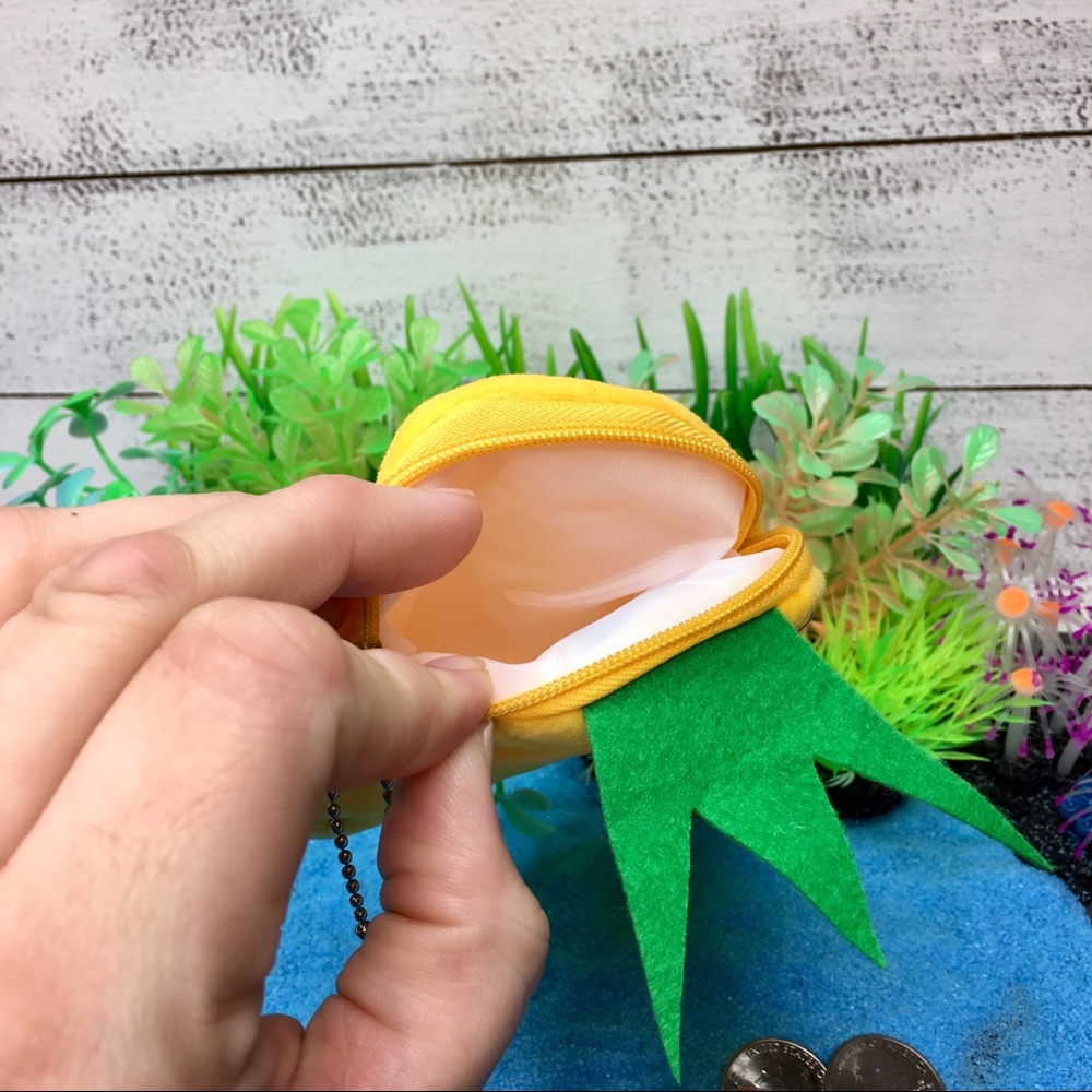 Pineapple Coin Purse - Picture 4 of 8
